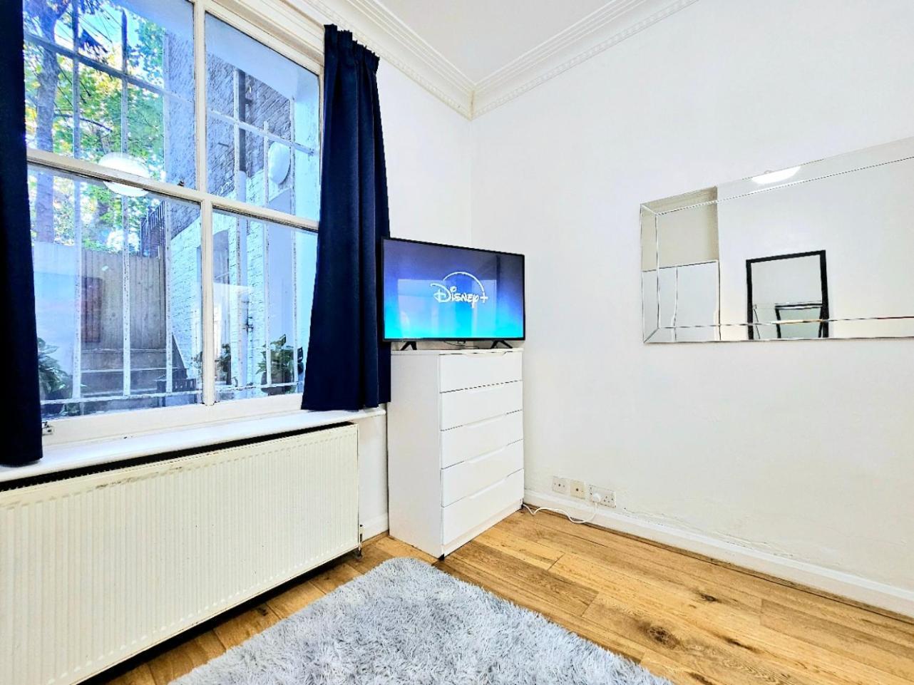 Spacious & Cosy 2 Bedroom Home Plus 2 Sofa-Beds With Private Entrance And Back Patio, 3 Min Walk To Earl'S Court Station Londres Extérieur photo